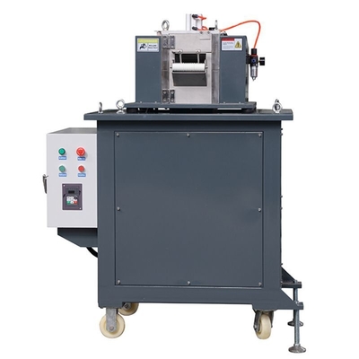 Granulateur en plastique à haut rendement avec plaque tournante en alliage professionnel et gantry horizontal gris
